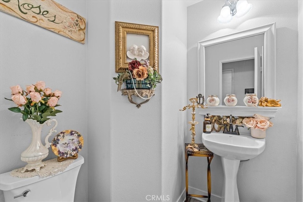 https://media.crmls.org/medias/884cab52-f343-4616-8cbb-2431a25de2c8.jpg?preset=X-Large
