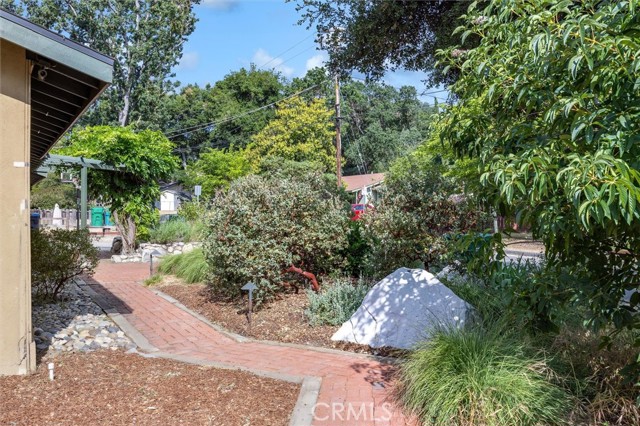 6950 Navarette Avenue, Atascadero CA: https://media.crmls.org/medias/884ce1e8-8f19-47ba-a432-852e682d6985.jpg