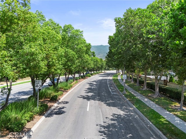 14998 Mustang Lane, Fontana CA: https://media.crmls.org/medias/884d0276-5ebf-45f1-9c93-3d55988e722d.jpg
