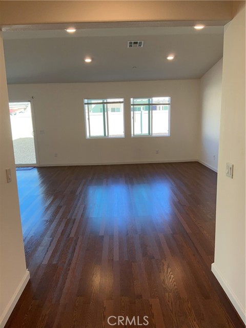 Detail Gallery Image 4 of 19 For 365 White Gate Place, San Jacinto,  CA 92583 - 3 Beds | 2 Baths