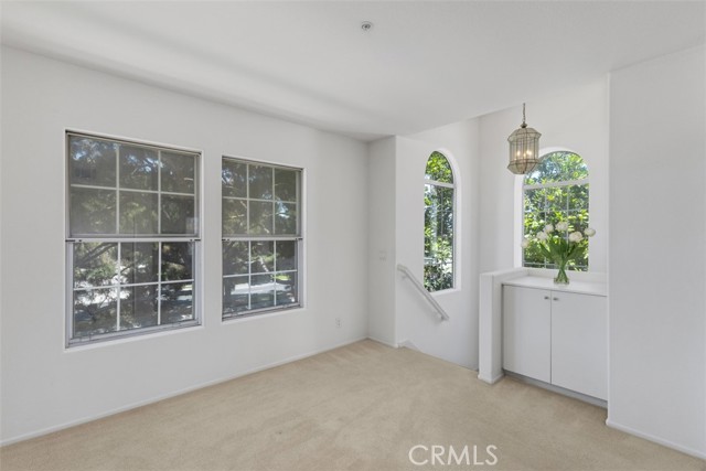 10 Palmieri Aisle, Irvine CA: https://media.crmls.org/medias/884d726f-bac0-4770-b1ec-8118206fd059.jpg