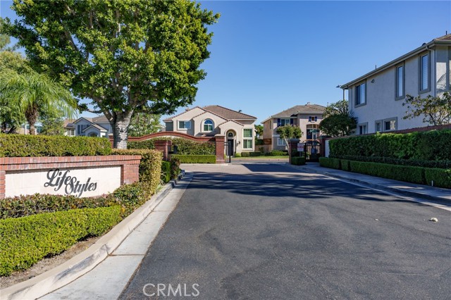 3120 Tara, Costa Mesa CA: https://media.crmls.org/medias/884e65f7-833f-4be9-9a63-546486bc9742.jpg
