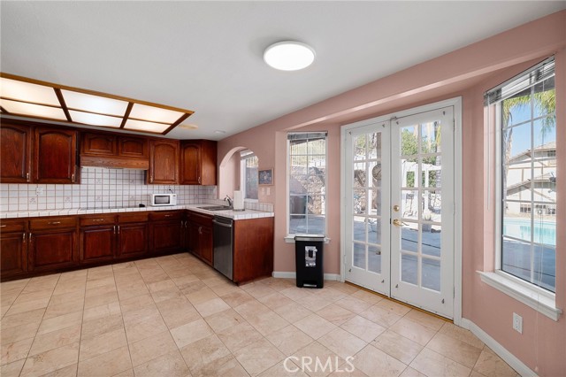 Detail Gallery Image 17 of 52 For 1677 Laurelwood Ave, Colton,  CA 92324 - 3 Beds | 2/1 Baths