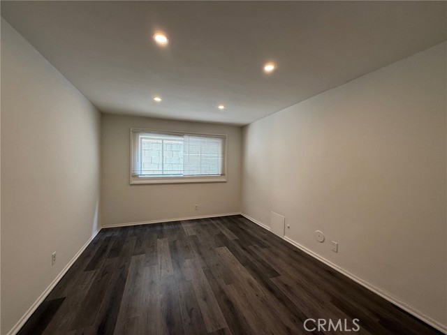 943 N Louise Street, Glendale CA: https://media.crmls.org/medias/884ef816-1f13-4099-8198-355936595ca6.jpg