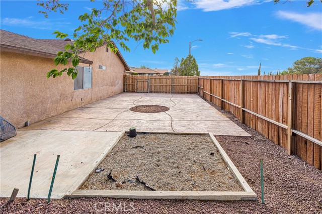 Detail Gallery Image 11 of 13 For 2001 Garnet Ave, Barstow,  CA 92311 - 3 Beds | 2 Baths