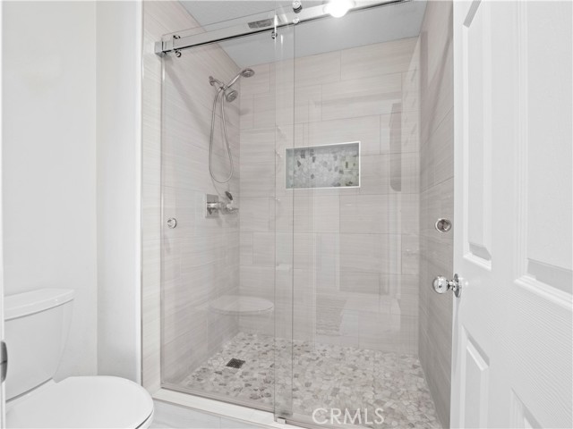 Detail Gallery Image 16 of 33 For 25403 Silver Crest Ct, Saugus,  CA 91350 - 3 Beds | 2/1 Baths