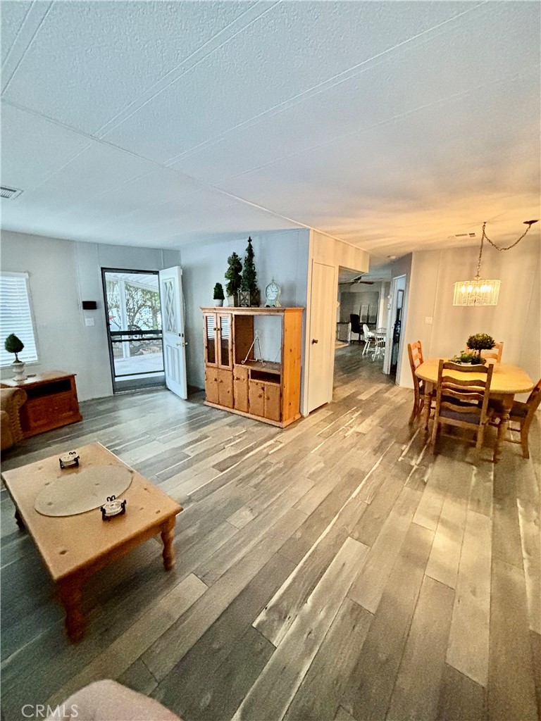 MLS #OC25082225 image #10