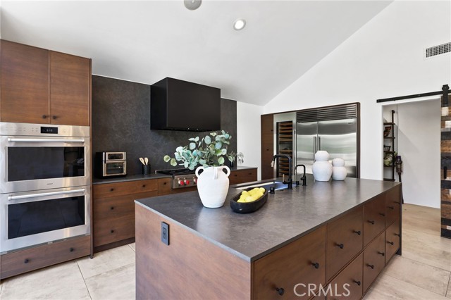 Detail Gallery Image 25 of 75 For 10372 Crawford Canyon Rd, Santa Ana,  CA 92705 - 5 Beds | 7/1 Baths