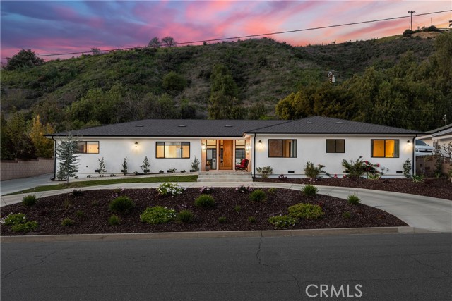 Detail Gallery Image 2 of 43 For 2629 Country Club Dr, Glendora,  CA 91741 - 5 Beds | 5/1 Baths
