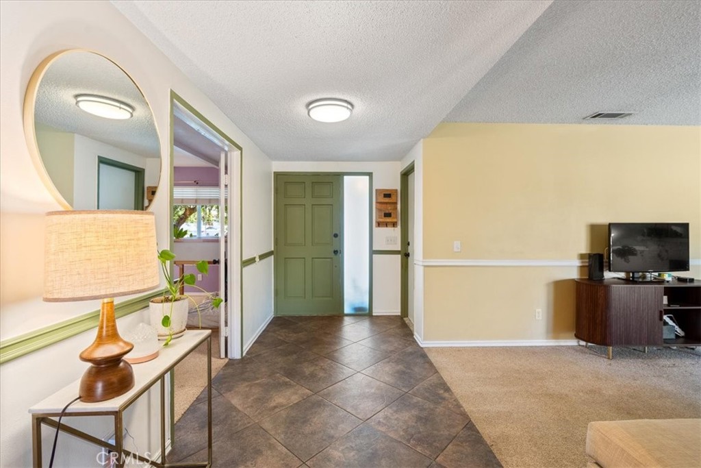 1668 Kenora - photo 2