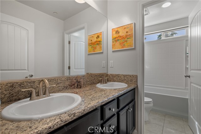 12200 White Rapids Way, Bakersfield CA: https://media.crmls.org/medias/8850acdb-2d15-4f9f-9ad0-450e096bab48.jpg