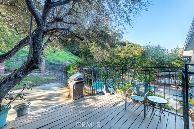 Detail Gallery Image 17 of 17 For 17005 Escalon Dr, Encino,  CA 91436 - 3 Beds | 2/1 Baths