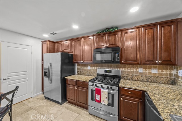 Detail Gallery Image 19 of 46 For 2261 Indigo Hills Dr #3,  Corona,  CA 92879 - 3 Beds | 2/1 Baths