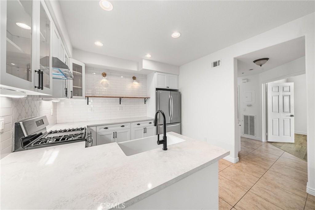 MLS #OC25258182 image #7