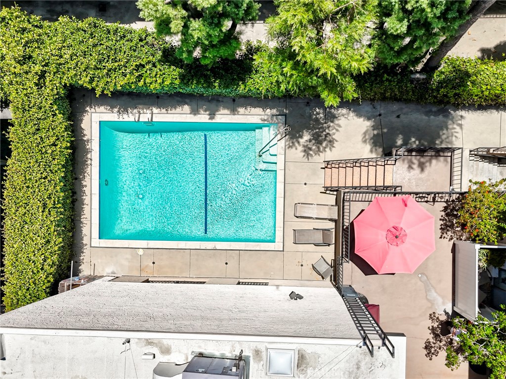 https://media.crmls.org/medias/88525fd0-b92c-42b5-9cc3-f83925416d84.jpg?preset=X-Large