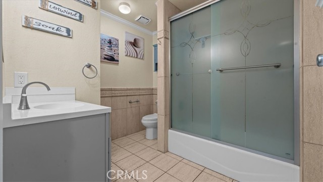 Detail Gallery Image 11 of 20 For 15000 Downey Avenue #135,  Paramount,  CA 90723 - 2 Beds | 1 Baths