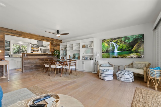1570 Via Capri, Laguna Beach CA: https://media.crmls.org/medias/8852b1b2-68ca-400f-bb07-6fbf85192d8c.jpg