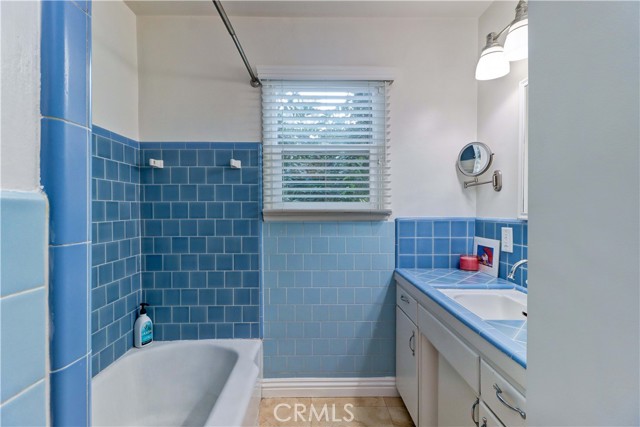 1403 Cuernavaca Place, Claremont CA: https://media.crmls.org/medias/88538a6a-9ab3-424d-bea5-f67b591e5014.jpg
