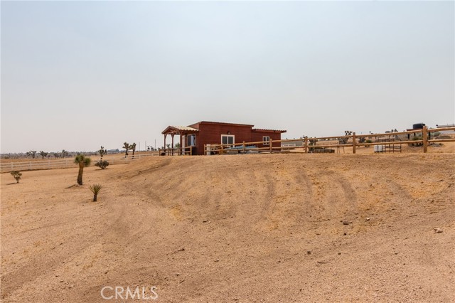 23833 Rancho Street, Apple Valley CA: https://media.crmls.org/medias/8853b028-da03-4bd9-a905-c4d3ba87317b.jpg