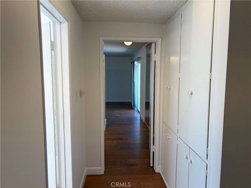 https://media.crmls.org/medias/8853e01f-08a5-4a87-a677-5e925c63d7fa.jpg?preset=X-Large