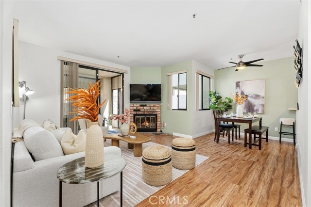 Detail Gallery Image 3 of 26 For 17722 Sergio Circle Ci104,  Huntington Beach,  CA 92647 - 2 Beds | 2 Baths
