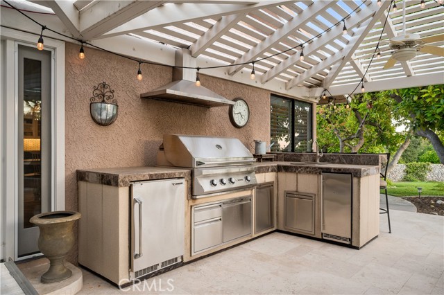 2565 Cliff Rd, Upland CA: https://media.crmls.org/medias/885583dc-3ab4-4a68-95e2-793d828af539.jpg