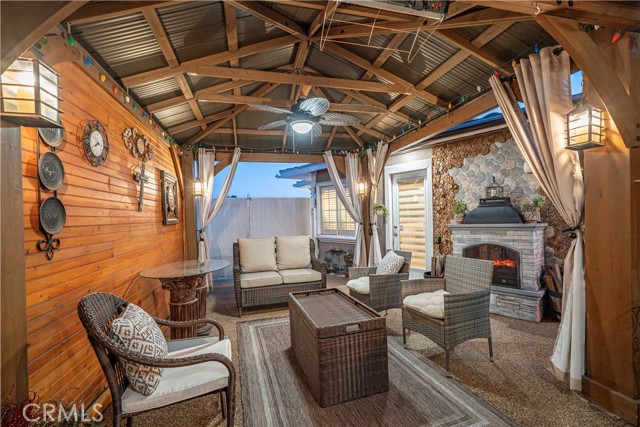 2033 E Duell Street, Glendora CA: https://media.crmls.org/medias/8856efcb-17de-4463-ac51-95c9bd9d8e29.jpg