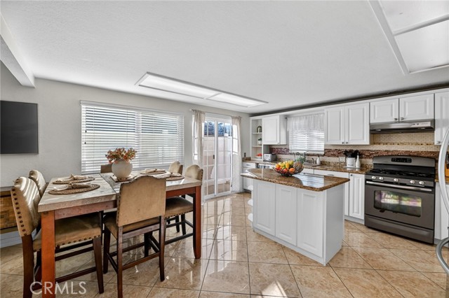 Detail Gallery Image 14 of 33 For 32869 Wildomar Trail, Wildomar,  CA 92595 - 3 Beds | 2 Baths