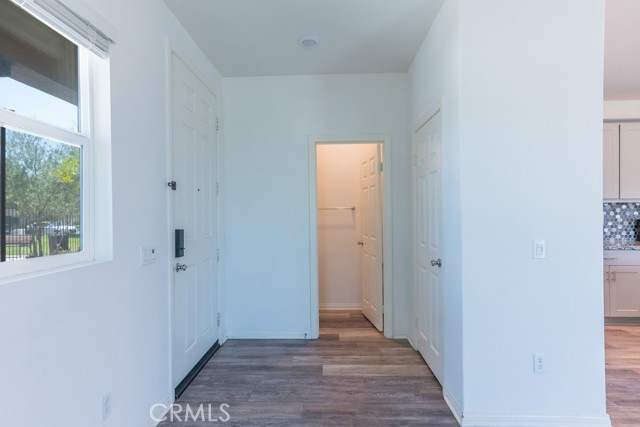 Detail Gallery Image 14 of 64 For 27638 Sawtooth Ln, Canyon Country,  CA 91387 - 3 Beds | 2/1 Baths