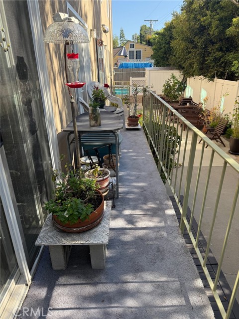 Detail Gallery Image 18 of 25 For 345 Wisconsin Ave #104,  Long Beach,  CA 90814 - 2 Beds | 2 Baths