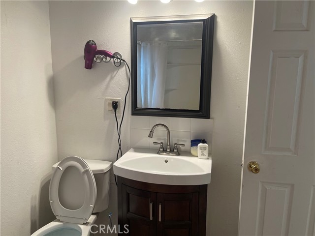 Detail Gallery Image 12 of 16 For 1724 E 10th St, Long Beach,  CA 90813 - 2 Beds | 1 Baths