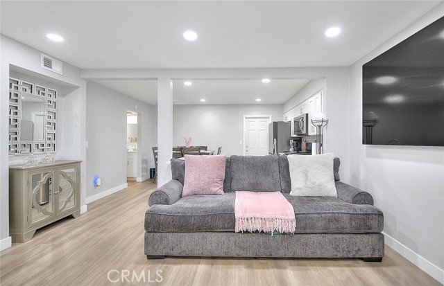 Detail Gallery Image 11 of 65 For 12415 Imperial #41,  Norwalk,  CA 90650 - 2 Beds | 2/1 Baths