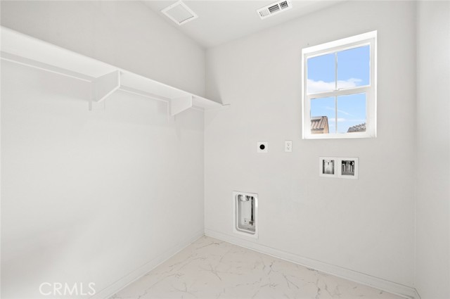 Detail Gallery Image 20 of 41 For 123 Colorado, Pomona,  CA 91766 - 4 Beds | 3 Baths