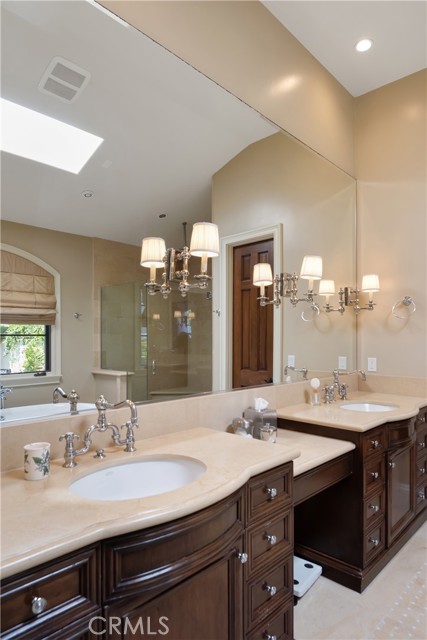 3112 Maple Avenue, Manhattan Beach, California 90266, 5 Bedrooms Bedrooms, ,4 BathroomsBathrooms,Residential,Sold,Maple,SB22170583