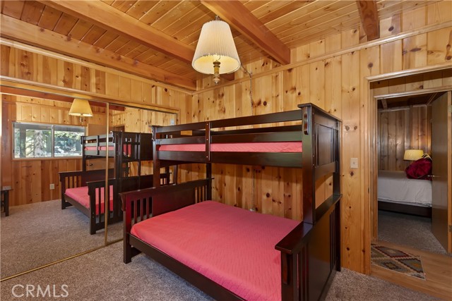33469 Squirrel Drive, Green Valley Lake CA: https://media.crmls.org/medias/885c1f81-e1eb-47f6-bb80-2b1da9c7f53d.jpg
