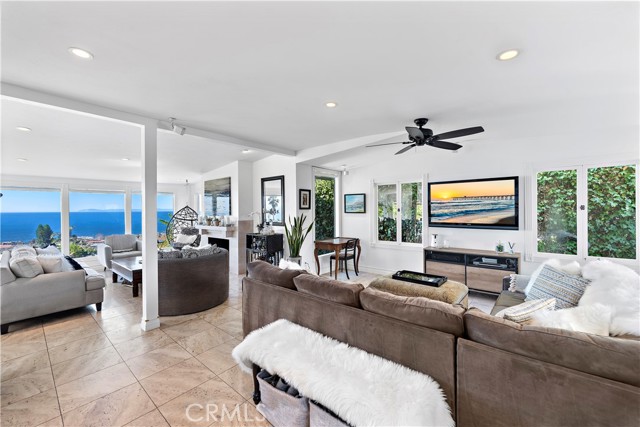 Detail Gallery Image 17 of 57 For 875 Coast View Dr, Laguna Beach,  CA 92651 - 4 Beds | 2 Baths