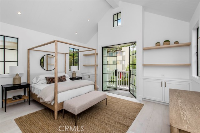 2209 Bayside Drive, Corona del Mar CA: https://media.crmls.org/medias/885ca967-56a4-480a-a19a-cd77df8e56ec.jpg