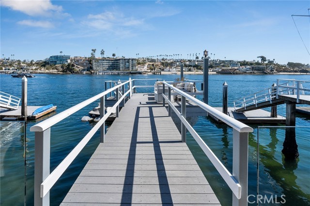 2278 Channel Rd Road, Newport Beach CA: https://media.crmls.org/medias/885d277f-b8b8-4f42-bd32-51c2d32f2111.jpg