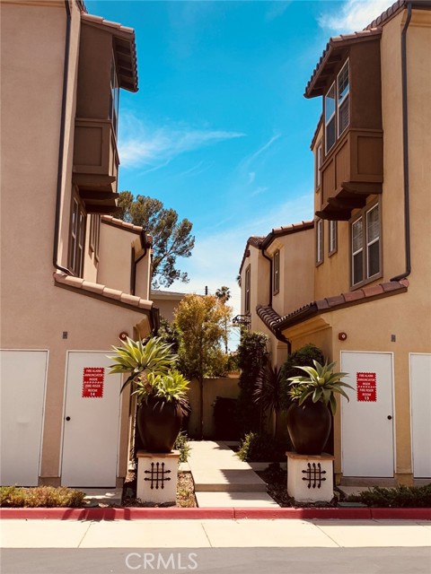 636 S Gladys Avenue, San Gabriel CA: https://media.crmls.org/medias/885e15bb-dcc0-4177-9d08-bd923887f50f.jpg