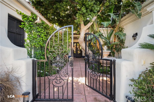 Detail Gallery Image 3 of 54 For 15001 Colonia De Las Rosas, Bakersfield,  CA 93306 - 4 Beds | 3/1 Baths