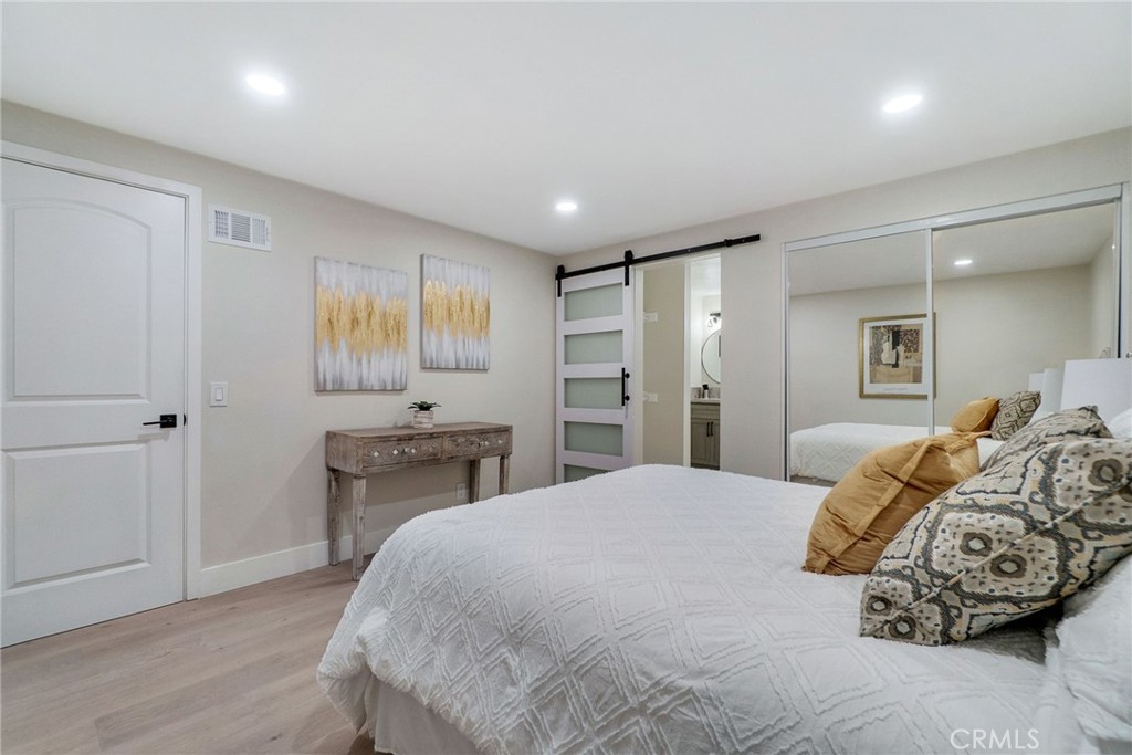 MLS #OC25260184 image #22