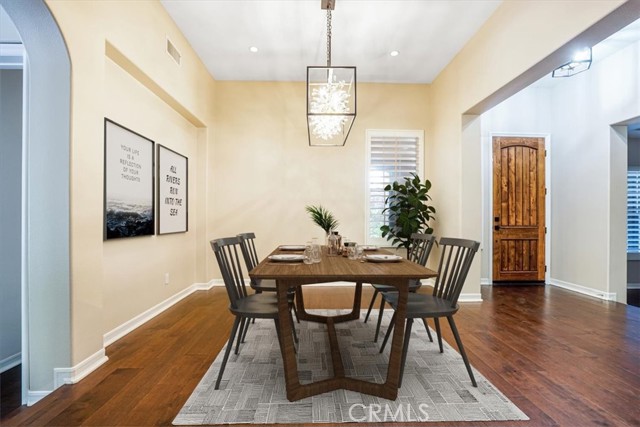 12160 Glines Court, Tustin CA: https://media.crmls.org/medias/885e99bc-a3ee-41de-a2b6-6f64d144875d.jpg