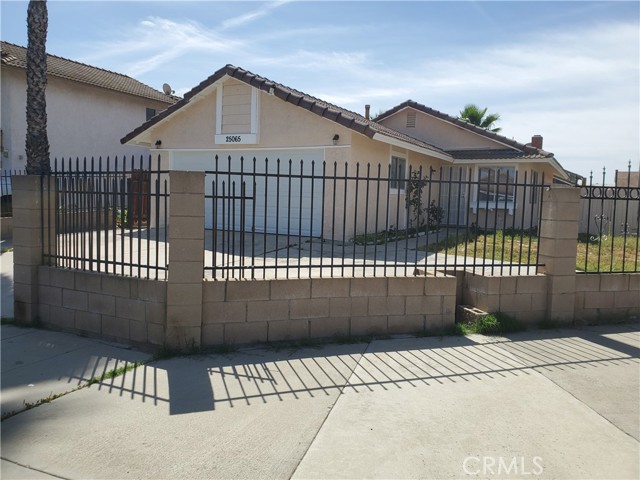 Detail Gallery Image 2 of 4 For 25065 Wendy Wy, Moreno Valley,  CA 92551 - 2 Beds | 2 Baths