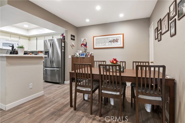 Detail Gallery Image 8 of 26 For 1195 Fitzgerald #G,  Simi Valley,  CA 93065 - 2 Beds | 2 Baths