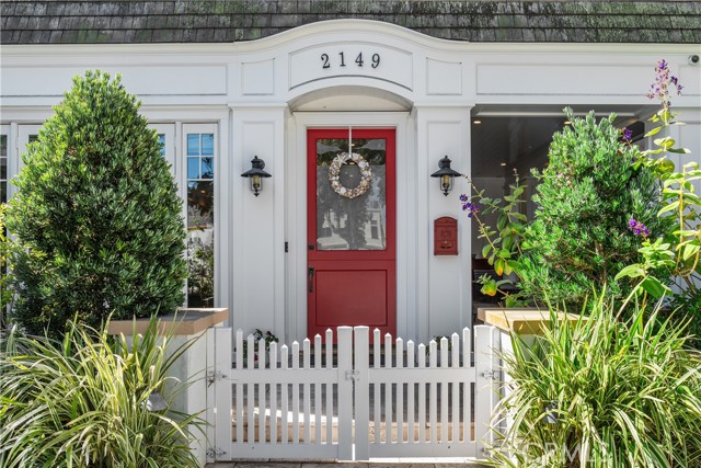 2149 E Ocean Boulevard, Newport Beach CA: https://media.crmls.org/medias/885f5d74-52a7-48e3-bf4f-9f6f8100ba5c.jpg