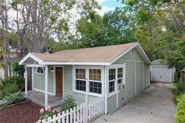 Detail Gallery Image 1 of 1 For 2874 Crescent Way, Thousand Oaks,  CA 91362 - 2 Beds | 1 Baths
