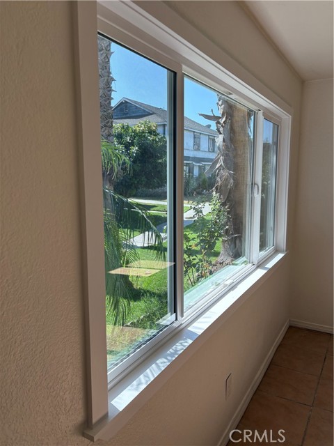 Detail Gallery Image 7 of 16 For 28 Paradise Valley North, Carson,  CA 90745 - 3 Beds | 2 Baths