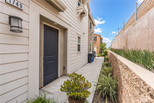 Detail Gallery Image 3 of 34 For 1749 Franklin Tree Pl, Upland,  CA 91784 - 3 Beds | 2/1 Baths