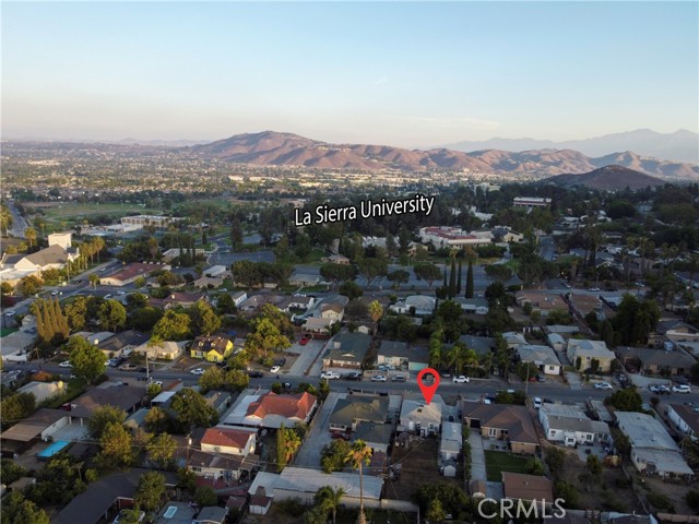 11661 Valverda Avenue, Riverside CA: https://media.crmls.org/medias/88605427-ca9c-4fbb-b098-cbdd86b5353e.jpg