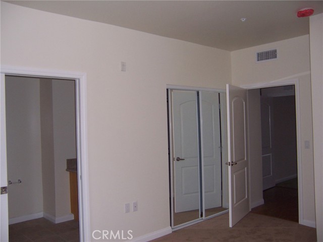 Detail Gallery Image 5 of 9 For 4438 Vista Del Monte Ave #102,  Sherman Oaks,  CA 91403 - 2 Beds | 2 Baths